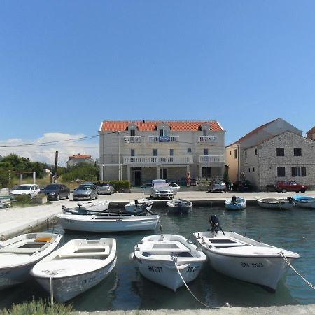 Villa Menalo Hodilje Exteriör bild