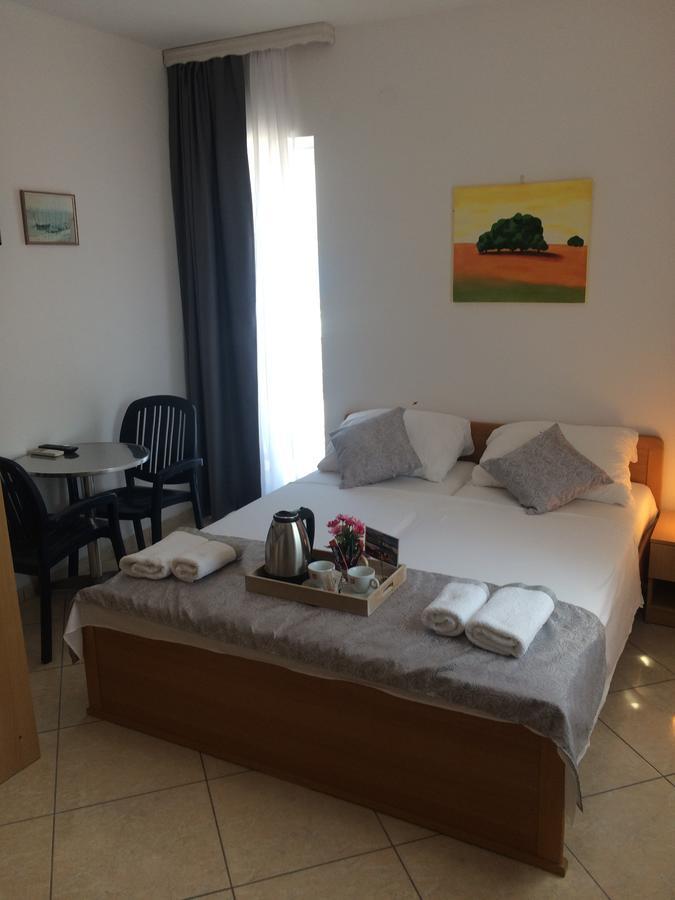 Villa Menalo Hodilje Exteriör bild
