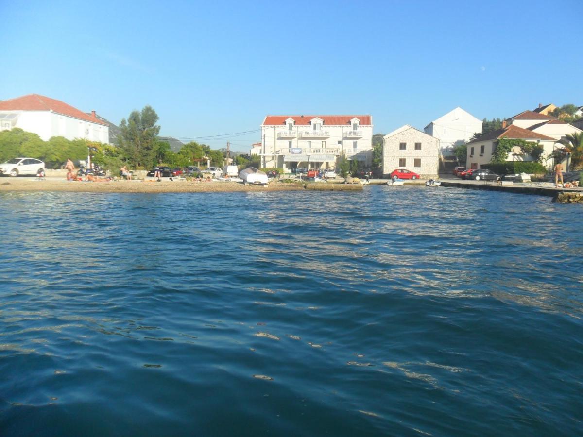 Villa Menalo Hodilje Exteriör bild