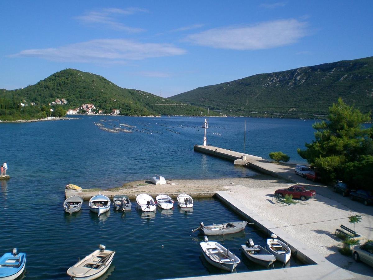 Villa Menalo Hodilje Rum bild